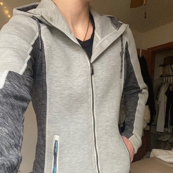 Kuhl women’s zip up jacket Grey Size Small - Picture 3 of 5